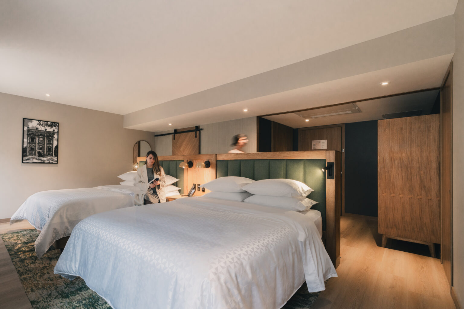 Habitación del Hotel Tequendama con carpintería en madera de Canorá