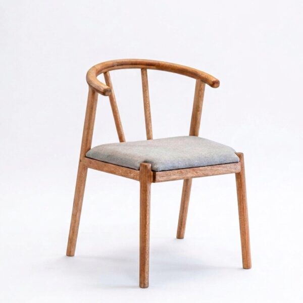 Silla C en madera maciza con asiento tapizado - Canorá