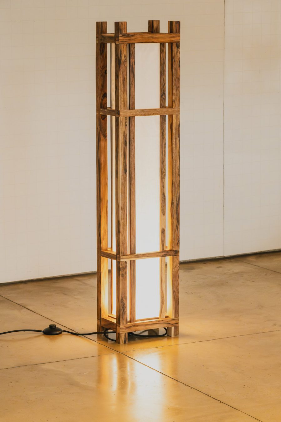 Proyecto de diseño de mobiliario en madera Canorá y Uniandes